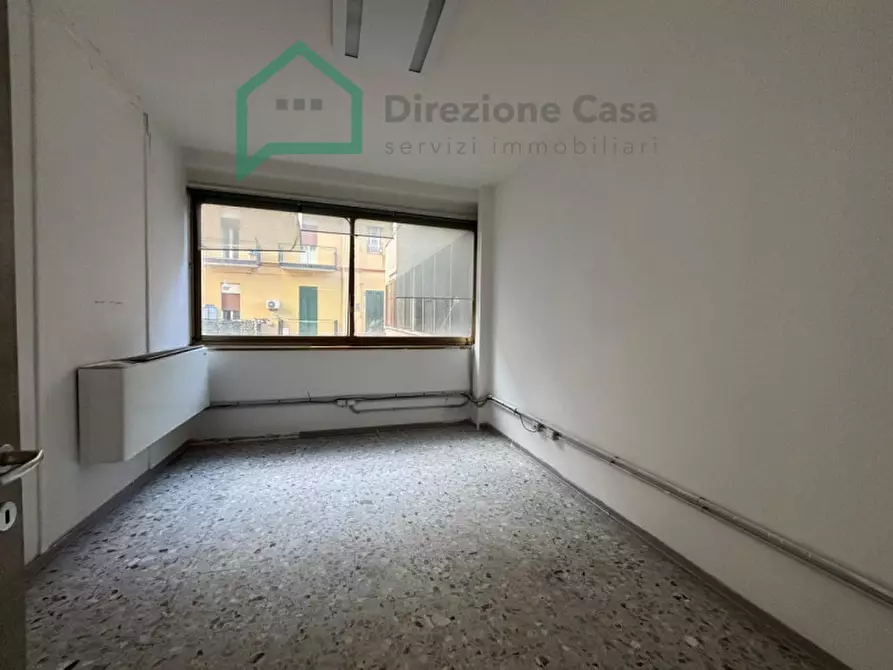 Immagine 6 di Negozio in affitto  in Vico Tutti i Santi a Napoli