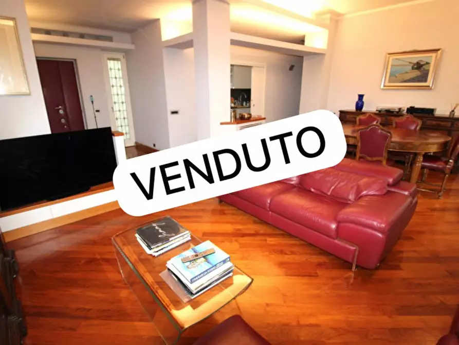 Immagine 1 di Appartamento in vendita  in Via Francesco Saverio Nitti a Roma