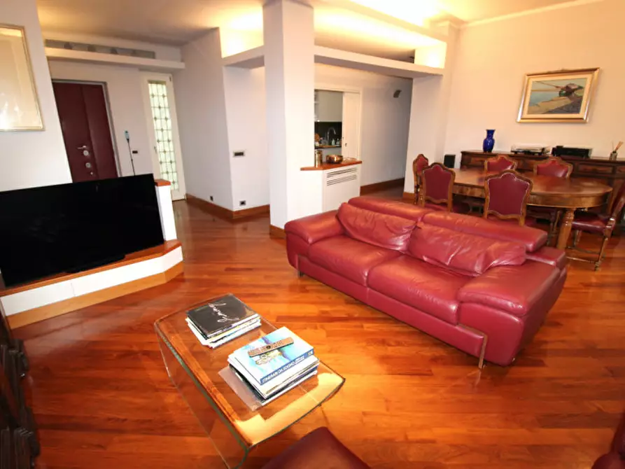 Immagine 2 di Appartamento in vendita  in Via Francesco Saverio Nitti a Roma