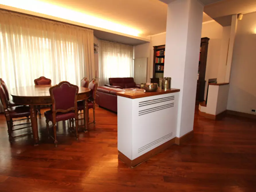 Immagine 8 di Appartamento in vendita  in Via Francesco Saverio Nitti a Roma