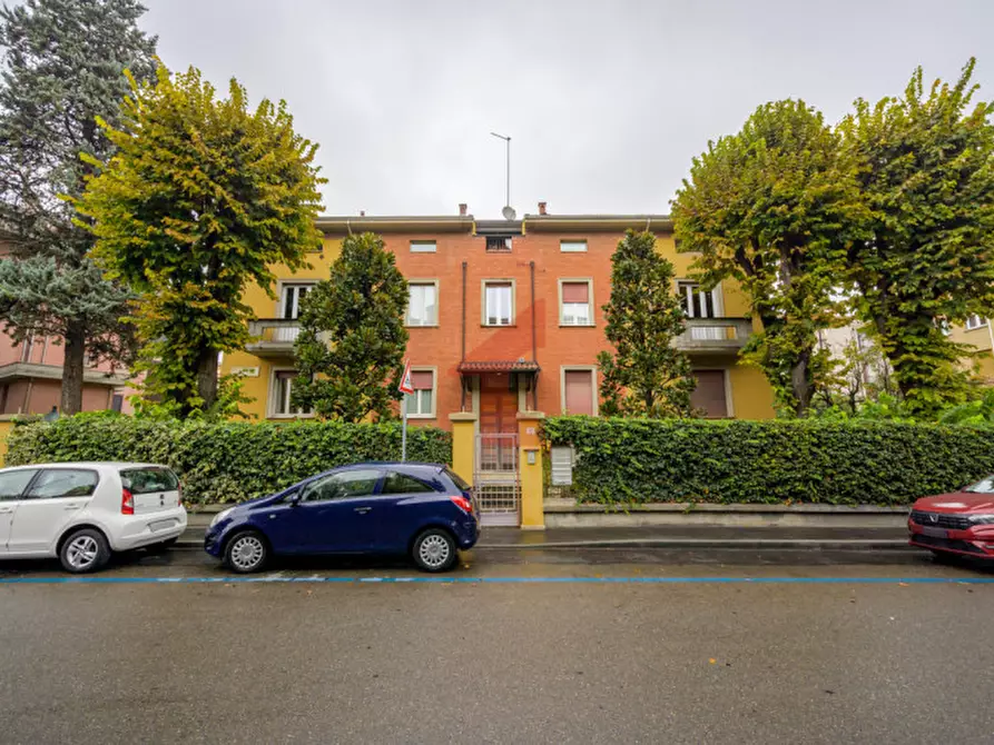 Immagine 1 di Appartamento in vendita  in Via Bolzoni 2 a Parma