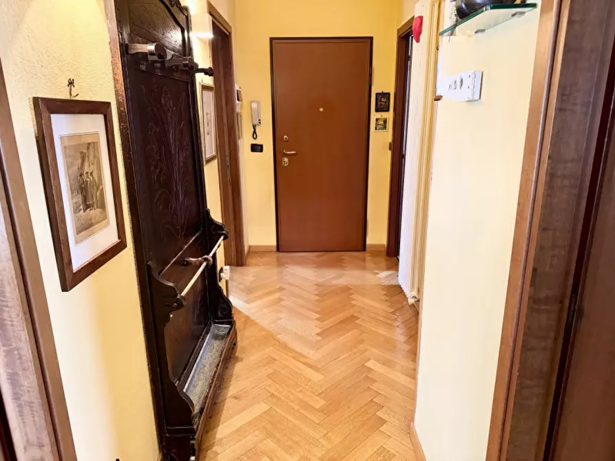 Immagine 2 di Appartamento in vendita  in VIA BASSANO DEL GRAPPA, 18 a Parma