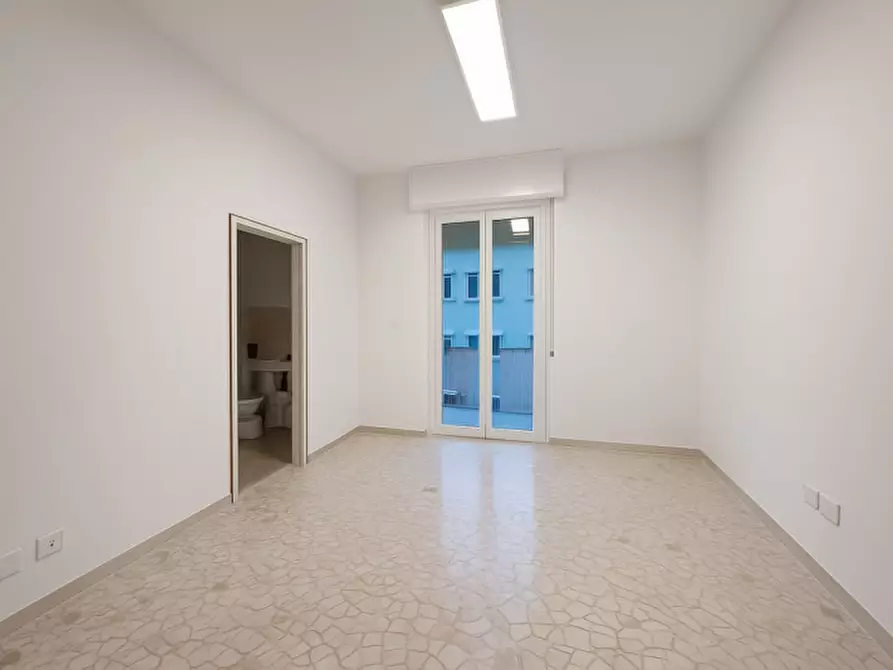 Immagine 4 di Ufficio in affitto  in via delle lame a Bologna