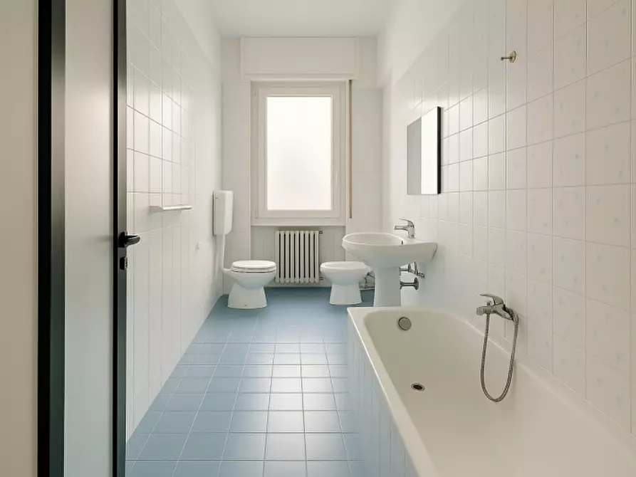 Immagine 8 di Ufficio in affitto  in via delle lame a Bologna