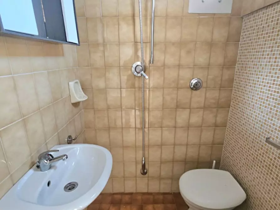 Immagine 18 di Hotel in vendita  in via pallotta 11 a Rimini