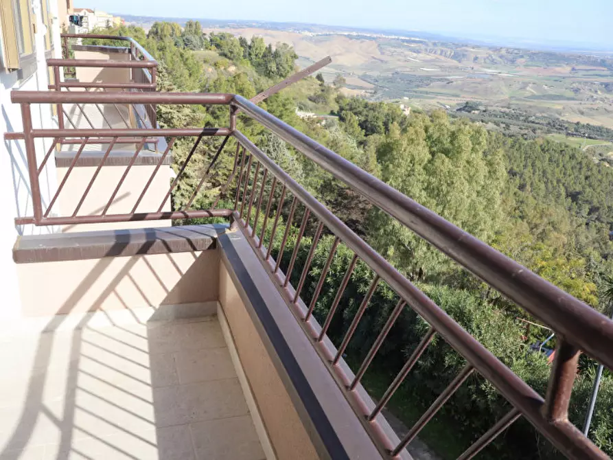 Immagine 25 di Appartamento in vendita  in Viale Europa, 46 a Montescaglioso