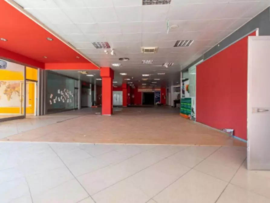 Immagine 4 di Capannone industriale in vendita  in Strada Statale 372, N. snc a San Salvatore Telesino