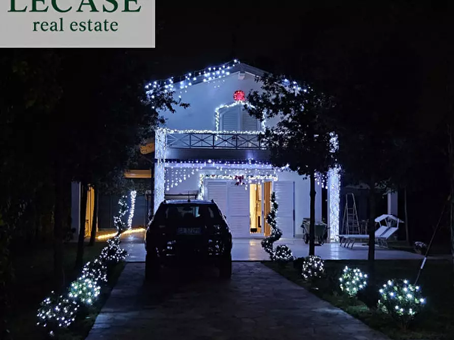 Immagine 5 di Villa in vendita  in Via Amilcare Ponchielli a Forte Dei Marmi