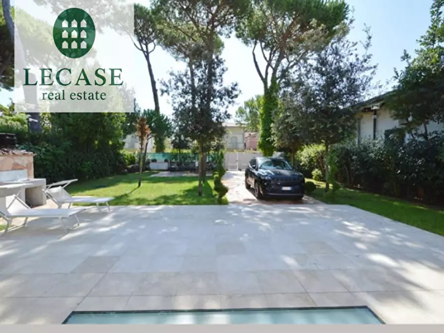 Immagine 25 di Villa in vendita  in Via Amilcare Ponchielli a Forte Dei Marmi