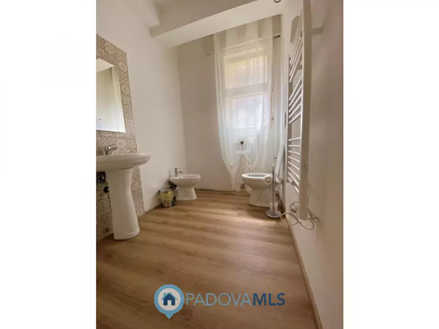 Immagine 15 di Appartamento in vendita  in Piazzale della Stazione a Padova