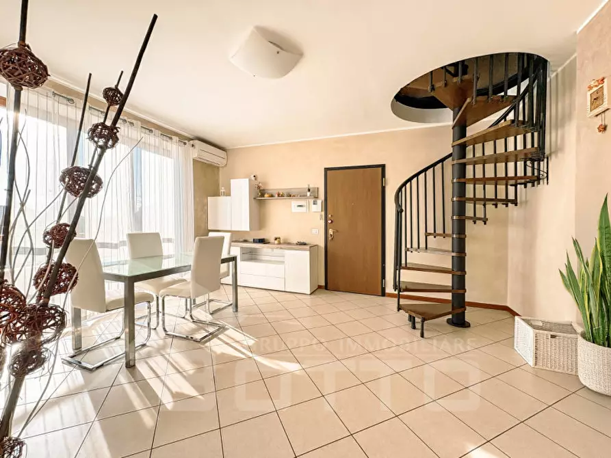 Immagine 3 di Appartamento in vendita  in Via della Costituzione n. 118 a Oleggio