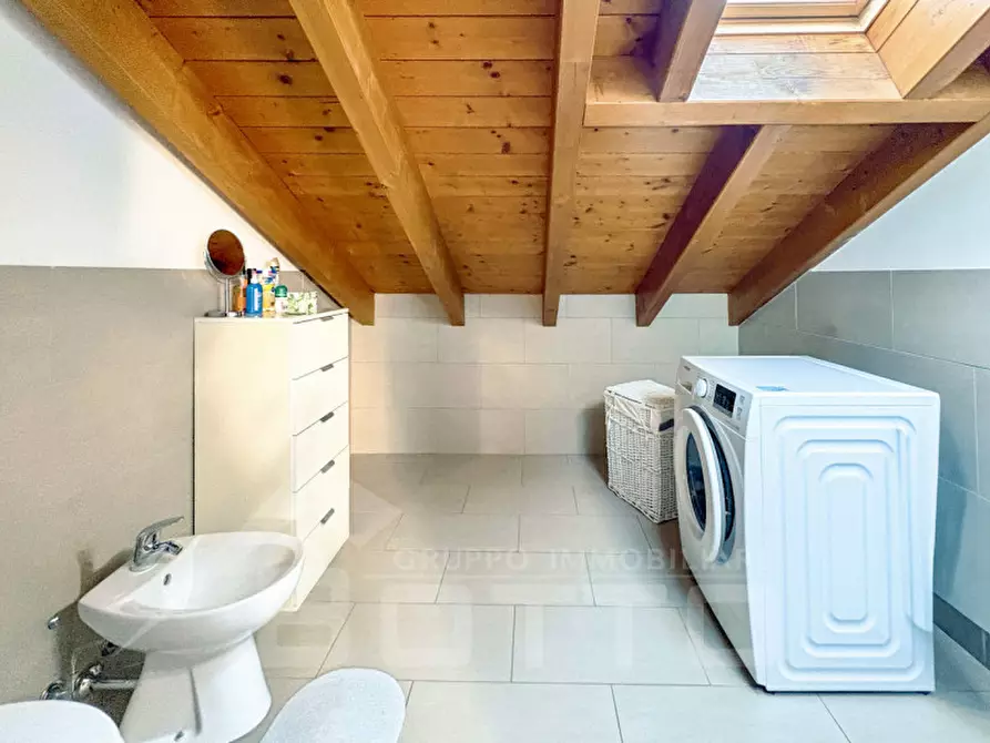 Immagine 17 di Appartamento in vendita  in Via della Costituzione n. 118 a Oleggio