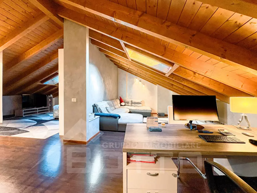 Immagine 18 di Appartamento in vendita  in Via della Costituzione n. 118 a Oleggio