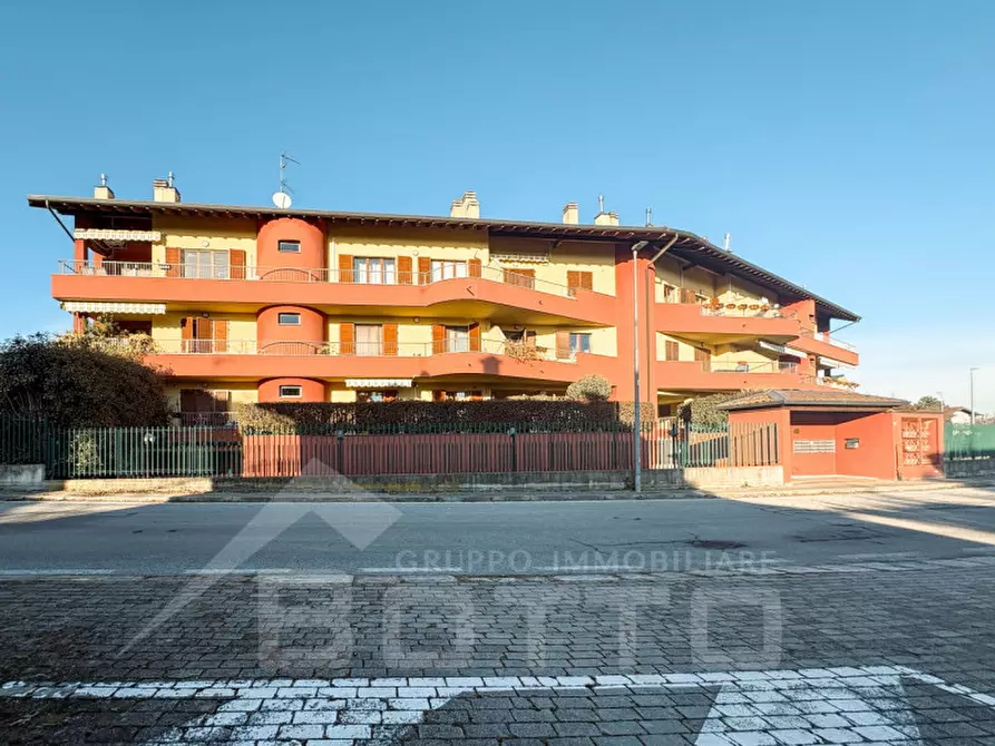 Immagine 28 di Appartamento in vendita  in Via della Costituzione n. 118 a Oleggio