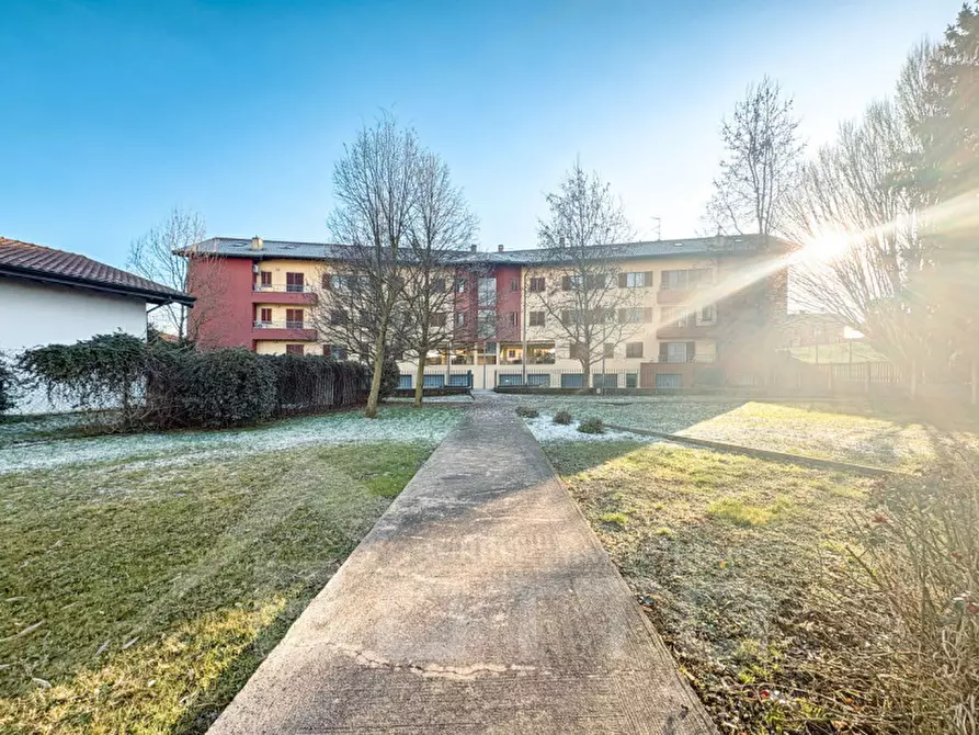 Immagine 32 di Appartamento in vendita  in Via della Costituzione n. 118 a Oleggio