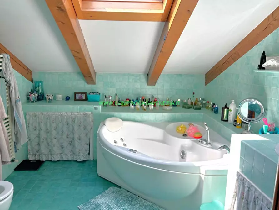 Immagine 10 di Appartamento in vendita  in via felisati a Venezia