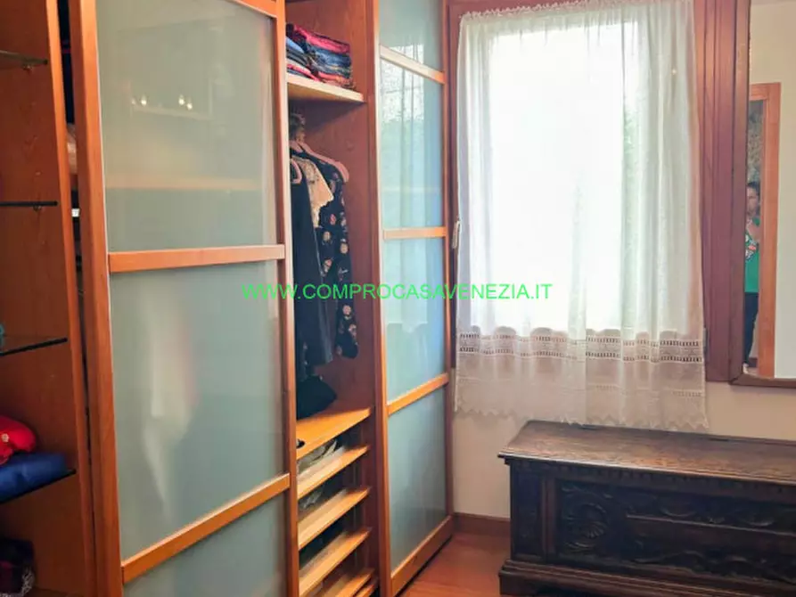 Immagine 13 di Appartamento in vendita  in via felisati a Venezia