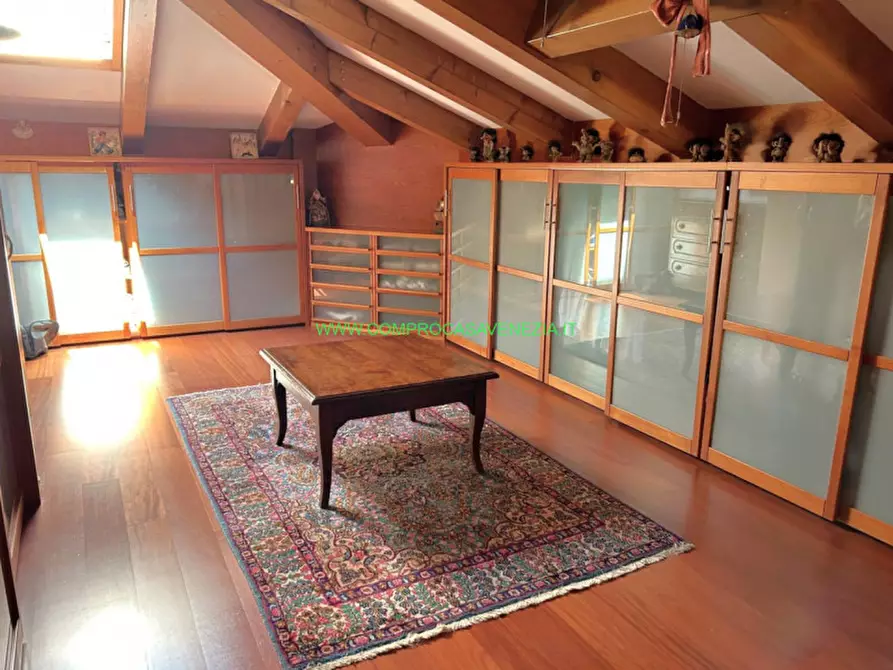 Immagine 14 di Appartamento in vendita  in via felisati a Venezia