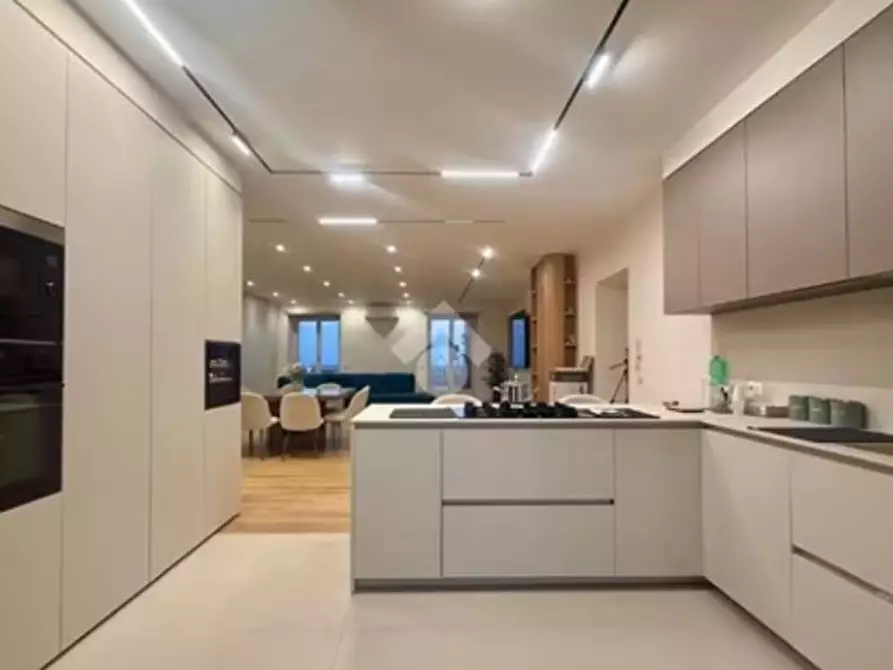 Immagine 3 di Appartamento in affitto  in Via Alessandro Manzoni 54 a Napoli