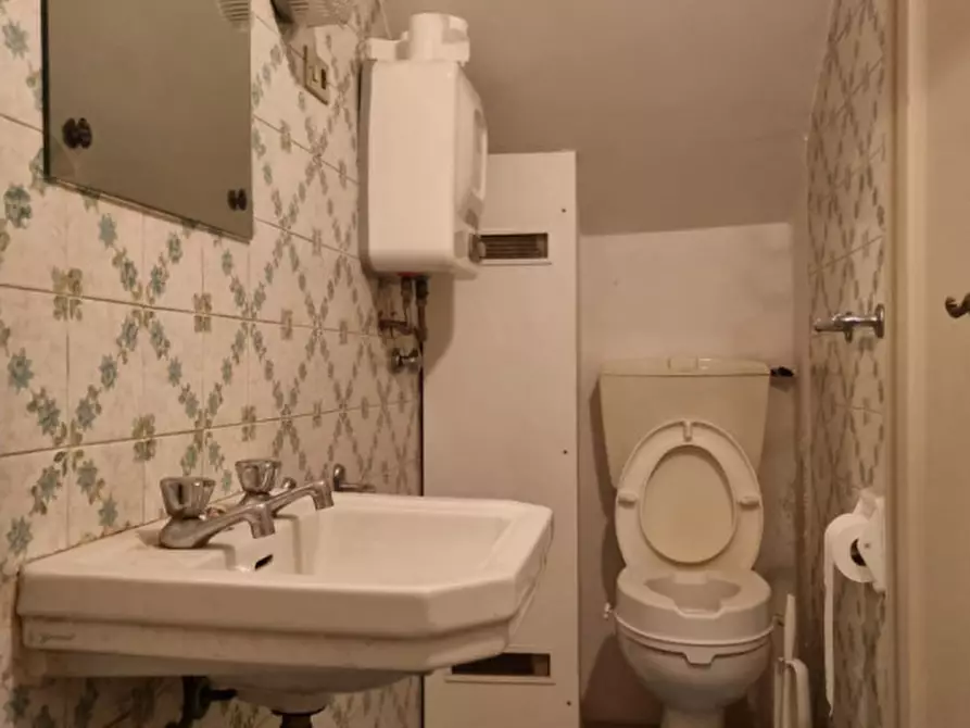 Immagine 28 di Appartamento in vendita  in VIA DEL GELSOMINO a Firenze