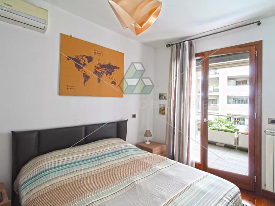 Immagine 5 di Appartamento in vendita  in Via Luigi De Marchi a Roma