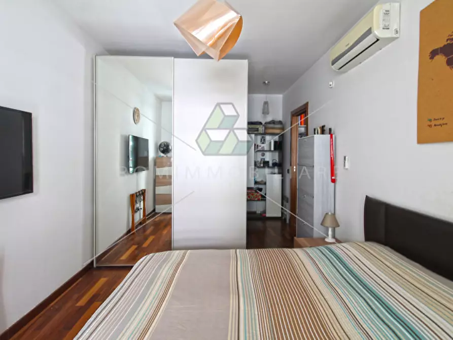 Immagine 6 di Appartamento in vendita  in Via Luigi De Marchi a Roma