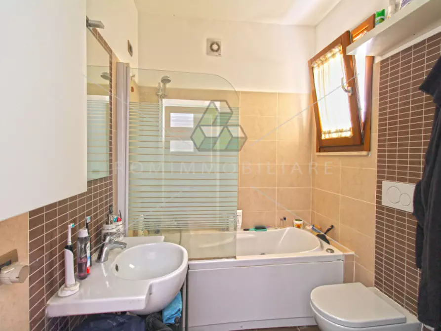 Immagine 8 di Appartamento in vendita  in Via Luigi De Marchi a Roma