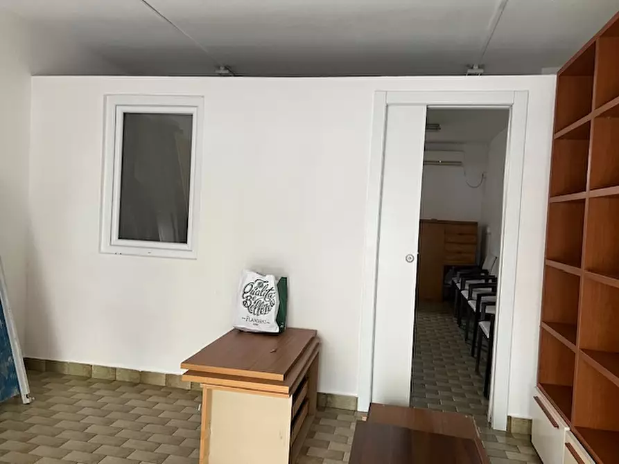 Immagine 3 di Negozio in affitto  a Quartu Sant'elena