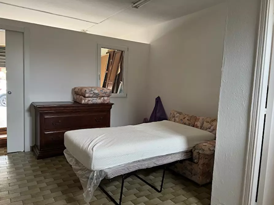 Immagine 4 di Negozio in affitto  a Quartu Sant'elena