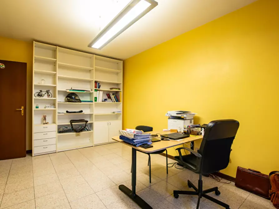 Immagine 7 di Ufficio in vendita  in Via Venticinque Aprile a Teolo