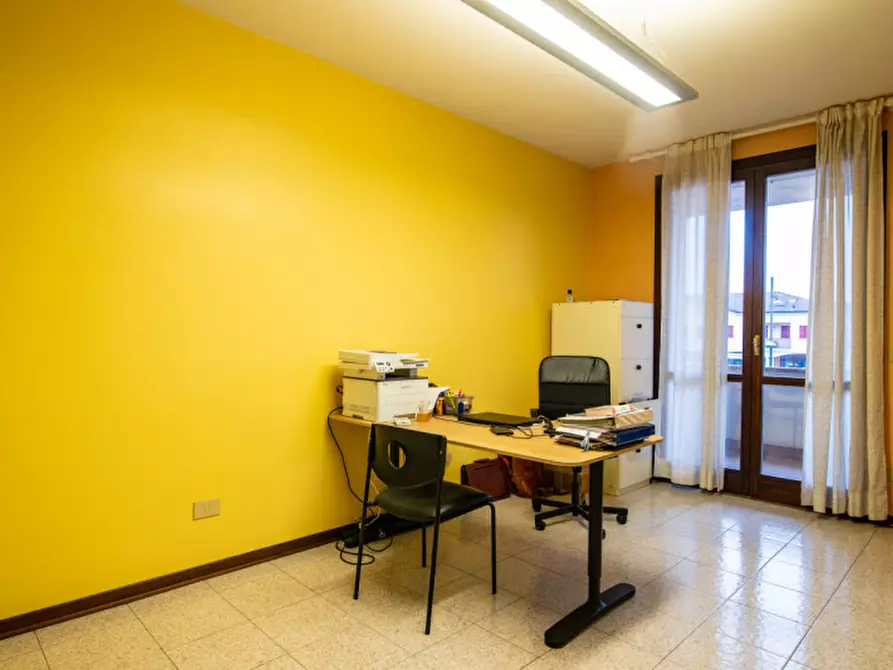 Immagine 8 di Ufficio in vendita  in Via Venticinque Aprile a Teolo