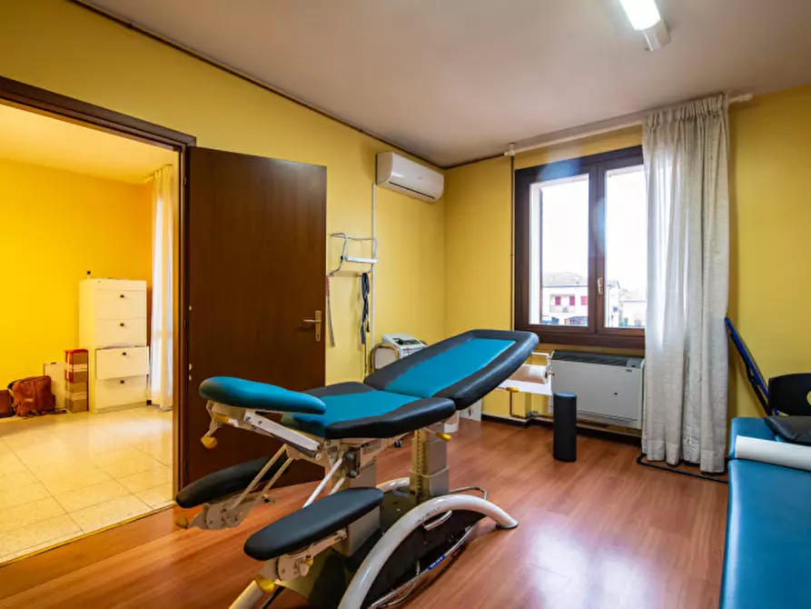 Immagine 9 di Ufficio in vendita  in Via Venticinque Aprile a Teolo