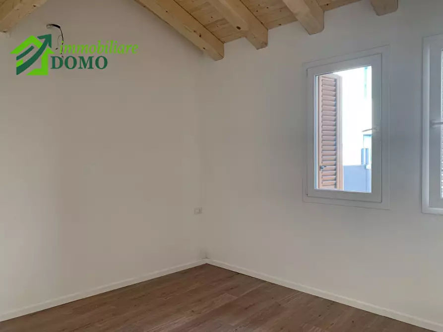 Immagine 10 di Appartamento in vendita  in schio a Schio