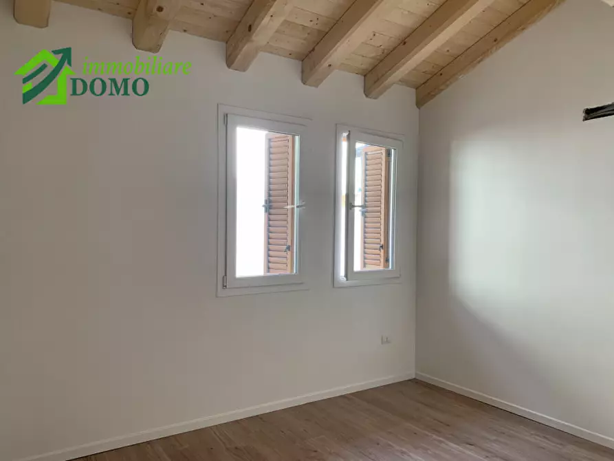 Immagine 13 di Appartamento in vendita  in schio a Schio