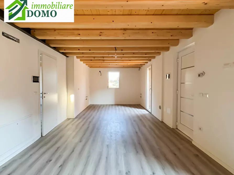 Immagine 5 di Appartamento in vendita  in schio a Schio