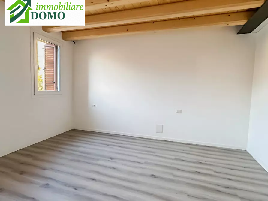 Immagine 8 di Appartamento in vendita  in schio a Schio