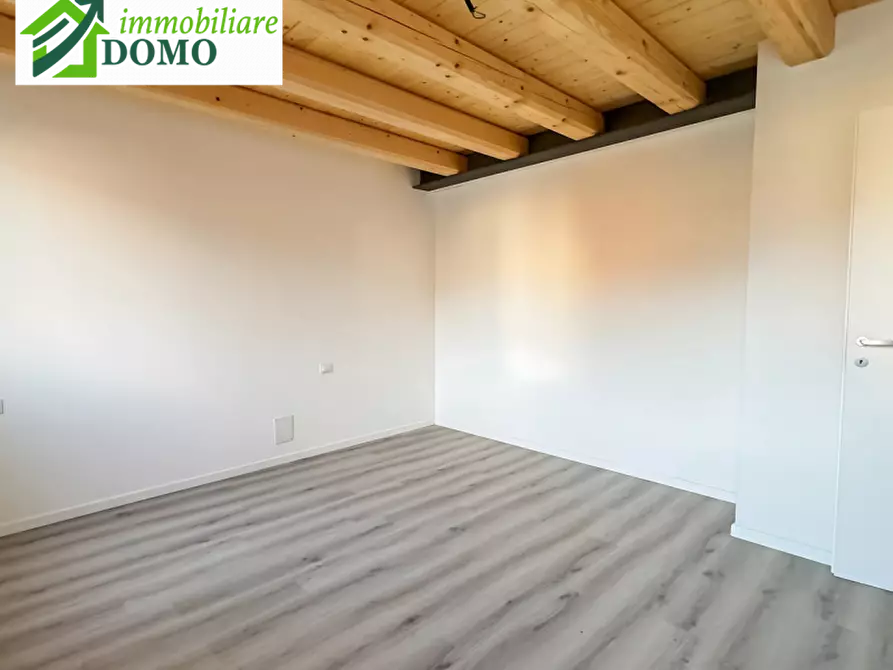 Immagine 9 di Appartamento in vendita  in schio a Schio