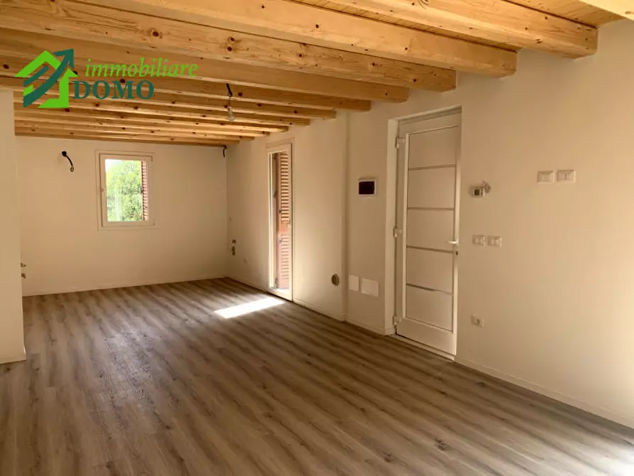 Immagine 9 di Appartamento in vendita  in schio a Schio