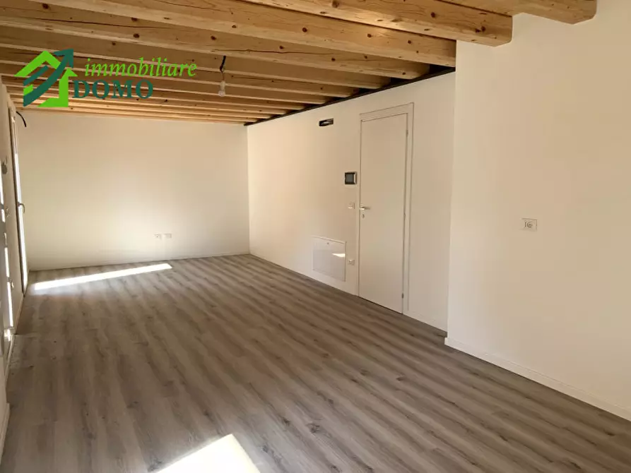 Immagine 10 di Appartamento in vendita  in schio a Schio