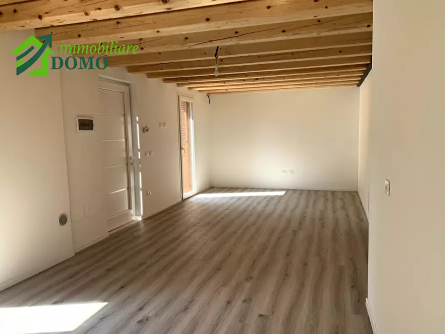 Immagine 11 di Appartamento in vendita  in schio a Schio