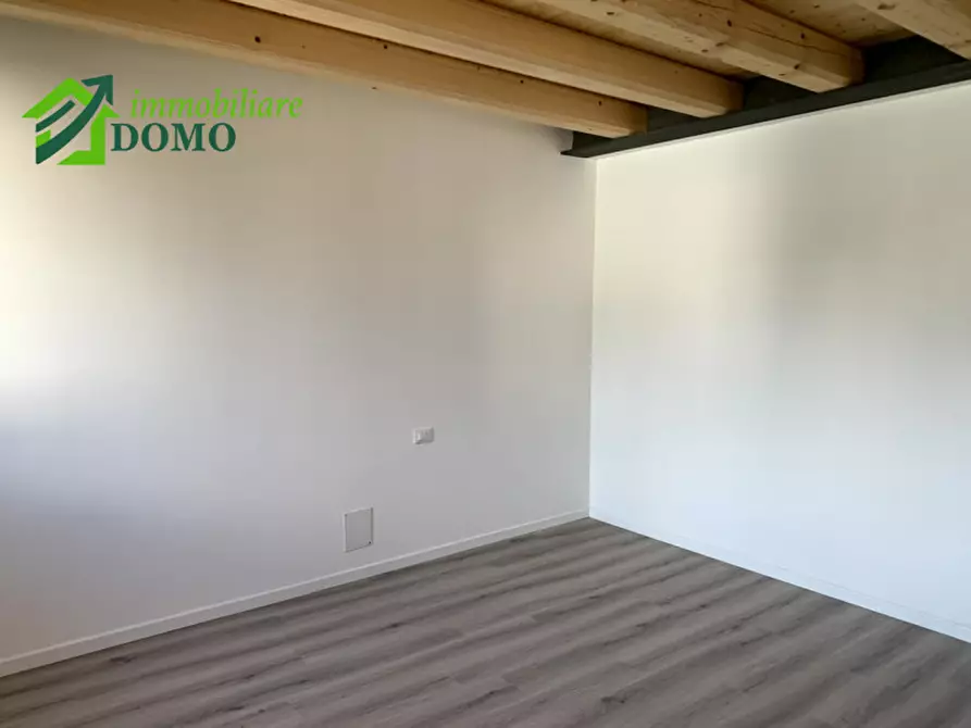 Immagine 13 di Appartamento in vendita  in schio a Schio