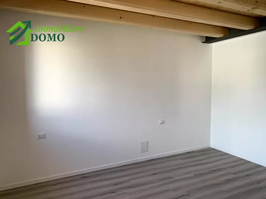 Immagine 14 di Appartamento in vendita  in schio a Schio