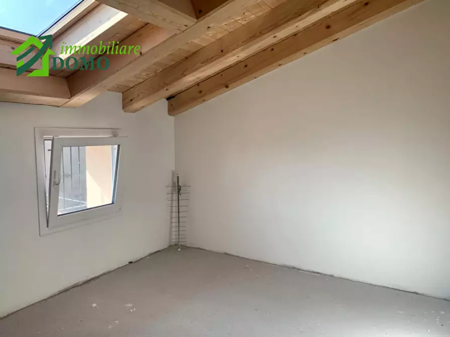 Immagine 11 di Appartamento in vendita  in schio a Schio