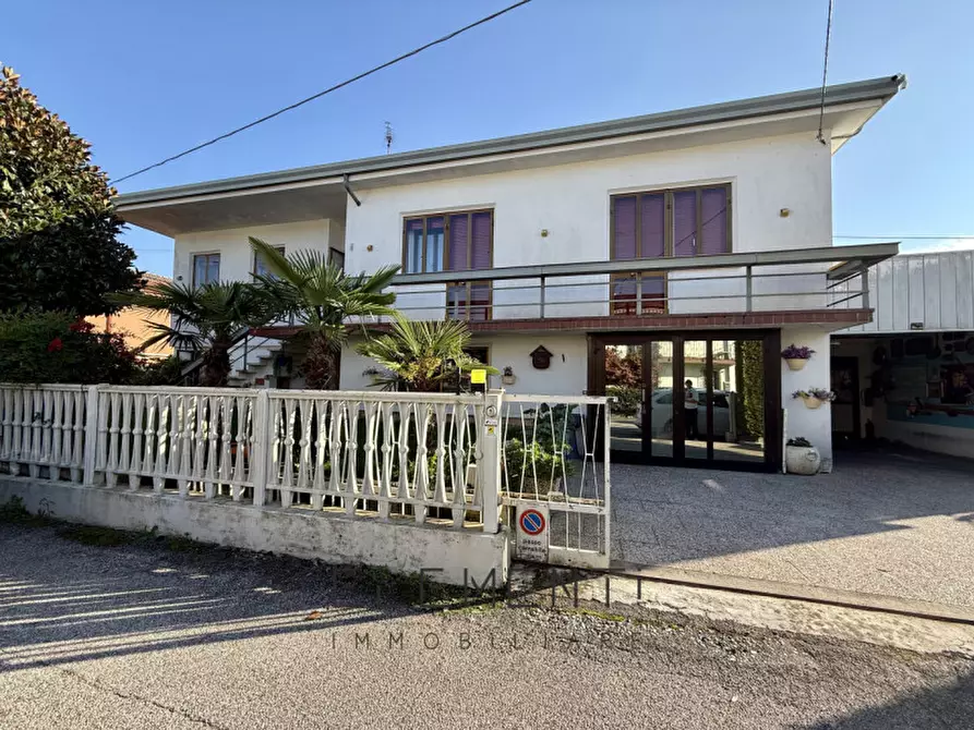 Immagine 1 di Casa indipendente in vendita  in via Parini 4 a Legnago