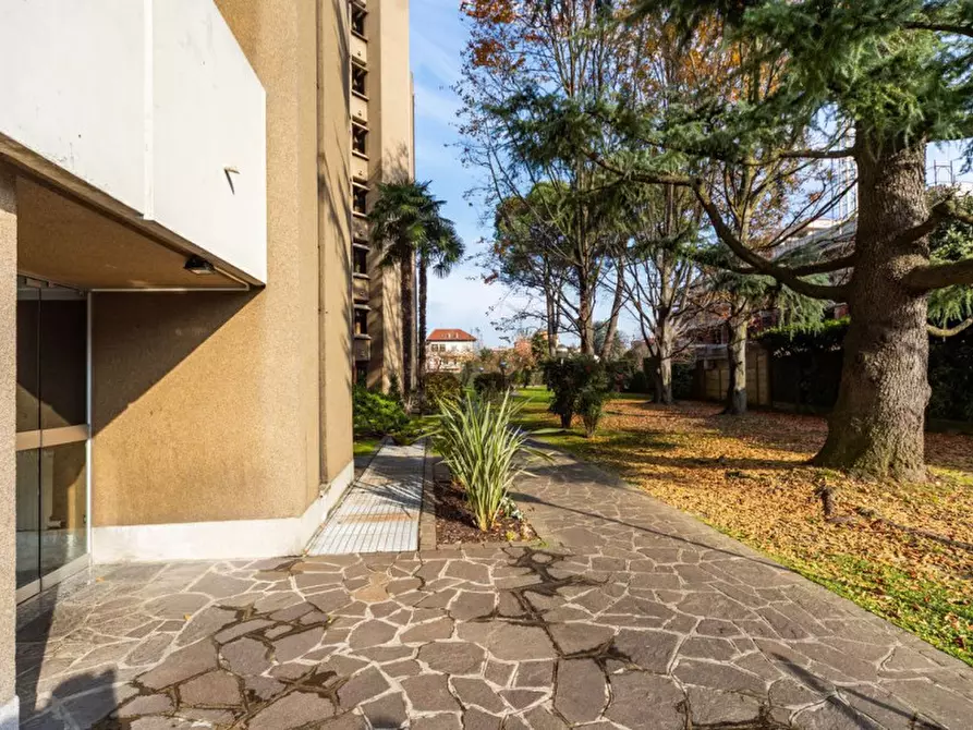 Immagine 2 di Appartamento in vendita  in Via Giorgio Morandi 4 a Monza