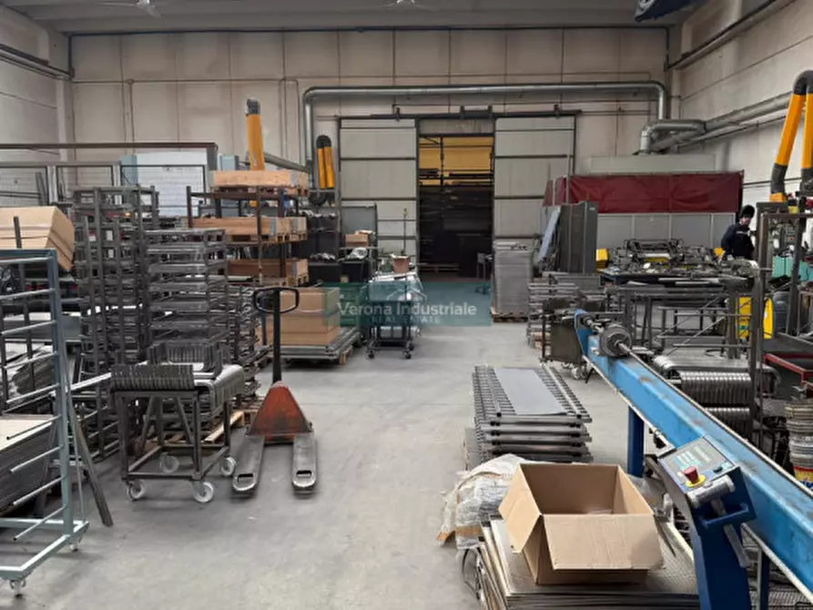 Immagine 3 di Capannone industriale in affitto  in Via Verdi 26 a Castel D'azzano