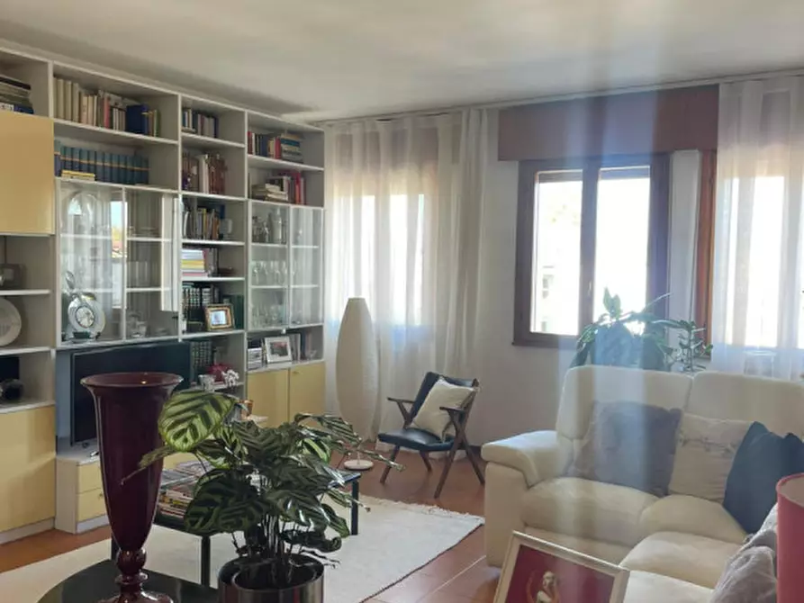 Immagine 1 di Appartamento in vendita  in VIA TURAZZA a Padova