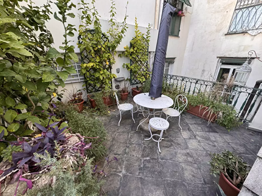 Immagine 6 di Appartamento in vendita  in Via Della maddalena a Genova