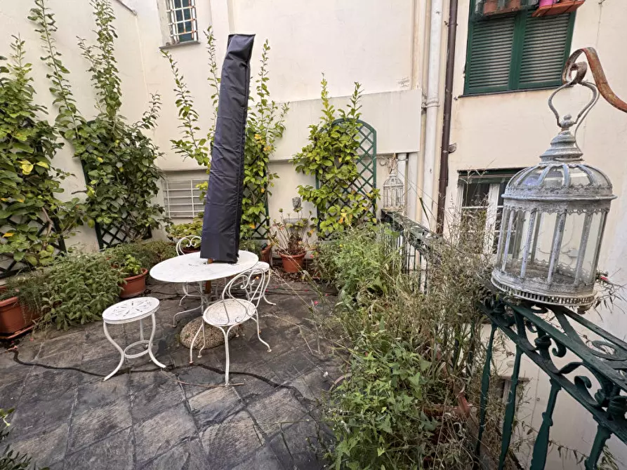 Immagine 7 di Appartamento in vendita  in Via Della maddalena a Genova