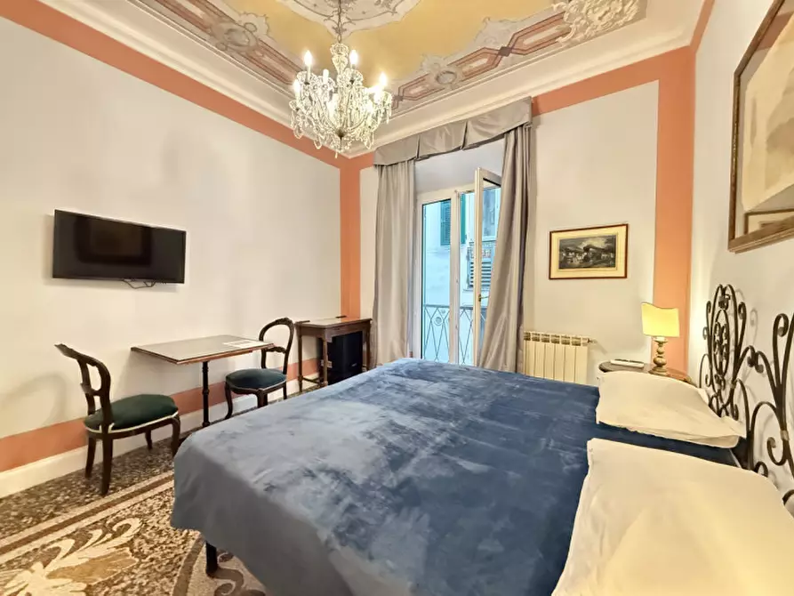 Immagine 10 di Appartamento in vendita  in Via Della maddalena a Genova